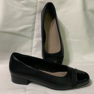 7.5W Black shoes from Collection by Clarks. 1 inch heel.